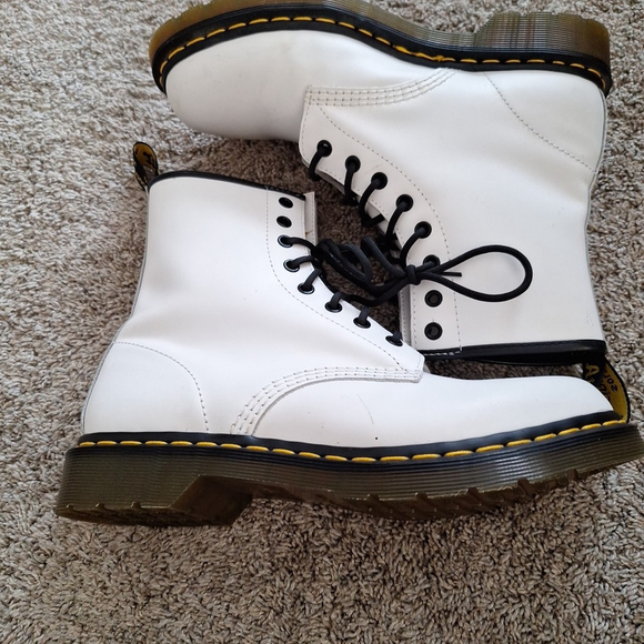Dr. Martens Boots Womens Sz 10 White 11821 Smooth Leather Combat 42 Doc Grunge - Picture 7 of 14